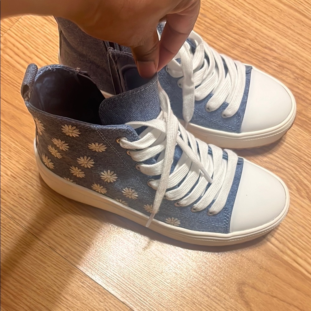 Blue High-Top Sneakers with Daisy Embroidery